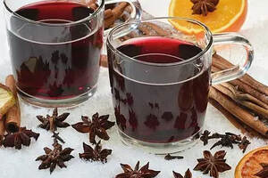 圣诞节，来杯暖心暖胃的香料热葡萄酒吧