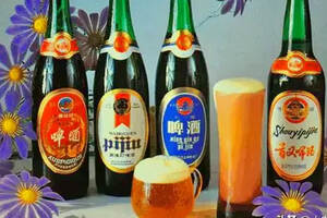 曾是武汉第一啤酒的行吟阁，后因被收购而落败，喝过的都是老湖北