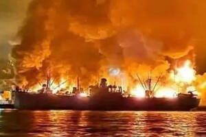 讽刺至极！美国军舰烧3天举世瞩目，印度大火烧3个月无人问津