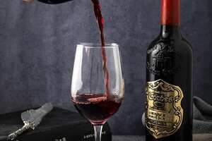 狮卡图干红葡萄酒2018