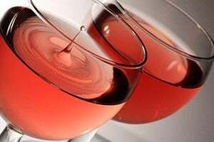 桃红葡萄酒和红葡萄酒的区别