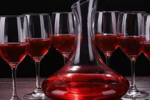 红酒没有醒酒器怎么醒酒，3种方法帮你快速醒酒