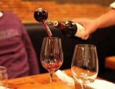 葡萄酒与美食的搭配有哪些原则？