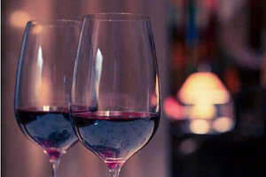 葡萄酒与美食的合理搭配-葡萄酒配菜潮流：从简单到精细