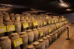 中国古代端酒为敬的酒礼习俗从何而来?