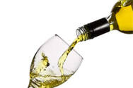 白葡萄酒酿造过程（白葡萄酒酿造过程中防氧化很重要）