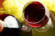 酿制葡萄酒的过程中是否需要搅拌吗