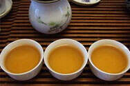 藏族青稞酒酥油茶图片