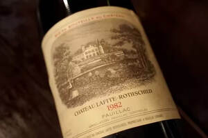 拉菲红酒82年多少钱一瓶