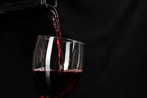 多数人自酿的葡萄酒难喝，其实都是错在这2步，做得比卖得还好喝