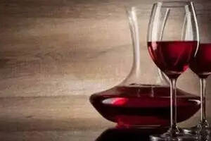 红酒原来是脂肪肝的“天敌”，中年人的福利来了！
