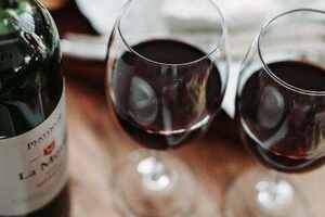 如何喝葡萄酒和干红的区别
