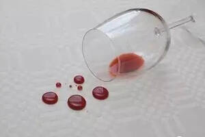 红酒中的沉淀物详解是否影响健康关键