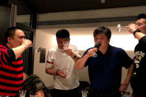 请人喝酒，光说客套话别人不一定会买账，学会3点，才能拉拢人心