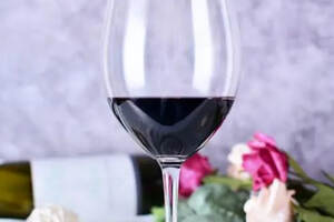 红葡萄酒女人吃有什么功效