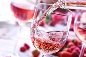 桃红葡萄酒难道真是由红酒掺水而来的？