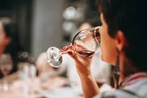 ​葡萄酒小白入门应该怎样开始喝葡萄酒呢？