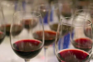 现代葡萄酒从来不是一种“天然”的饮品，多的是你不知道的添加剂