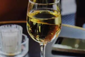 强化葡萄酒的有什么类型？如何饮用？
