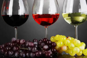 葡萄酒中的酸被人们比喻成“骨架”你认为呢？