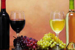 红葡萄酒和白葡萄酒夏季养生哪款最适合？