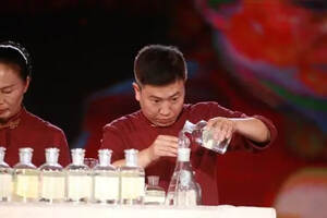 金酱酒业董事长汪洪彬先生，目标打造中国最漂亮的小酒厂。