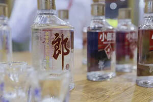白兰地、威士忌、伏特加都是烈酒，为何外国人认为中国白酒更烈？