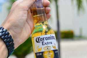 corona啤酒加柠檬