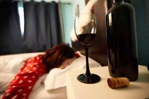 睡前喝红酒有助睡眠吗