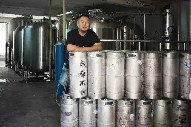 这世界妖魔鬼怪那么多，我只想好好的喝瓶酒