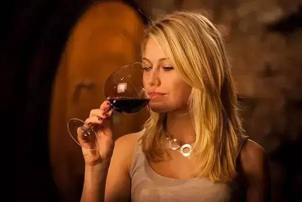 为什么越来越多的人喝红酒?