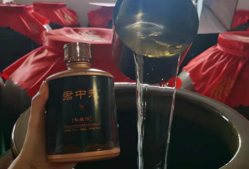 纯粮酒和酒精酒到底有啥区别？行家：可别乱喝，喝错了容易闹笑话