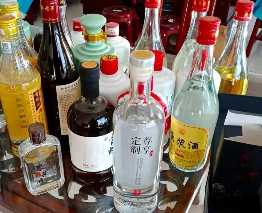 受酒友欢迎的3种“中档白酒”，50元上下，真正粮食酒，行家才懂