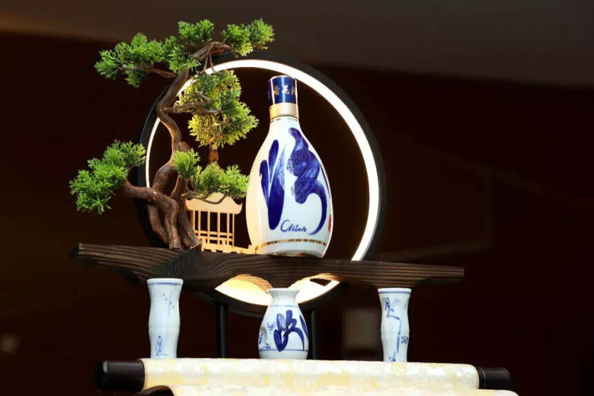 青花汾酒30复兴版线下首发，“五大创新”抢占酒业新热潮