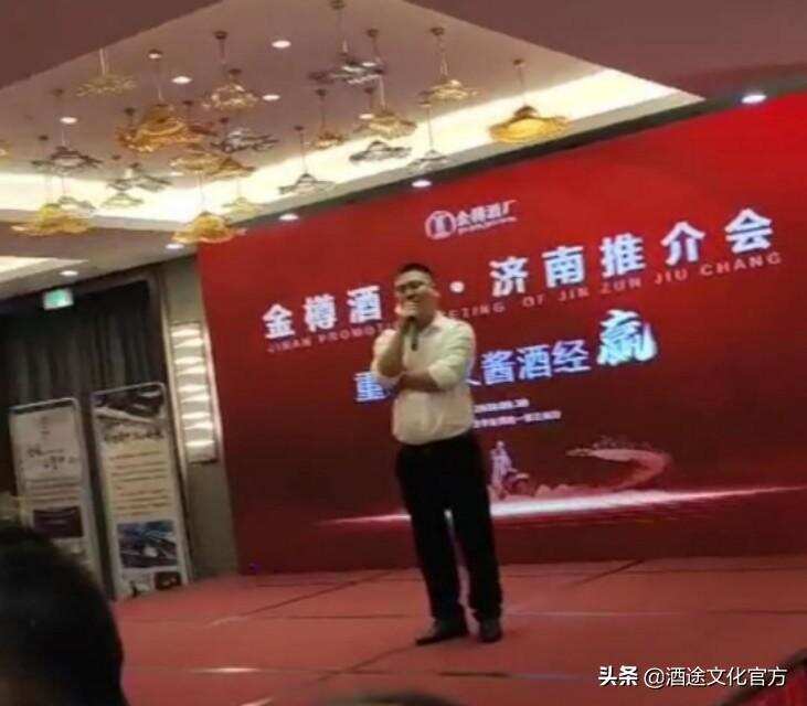 喝金樽老酒，交天下朋友