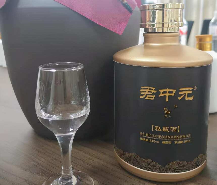 盘点4款“尴尬酒”，醇厚顺口，不加1滴香精，却常因包装被嫌弃