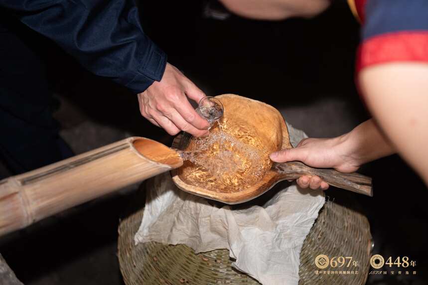 让活窖池活技艺绽放时代魅力 泸州老窖酿酒人上演酿酒技艺终极比拼