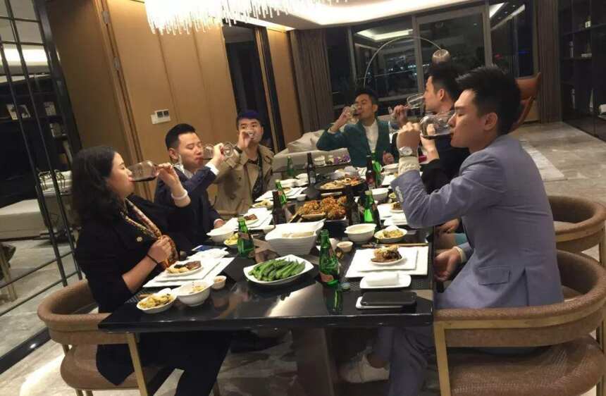 酒局中的规则，你会敬酒么？