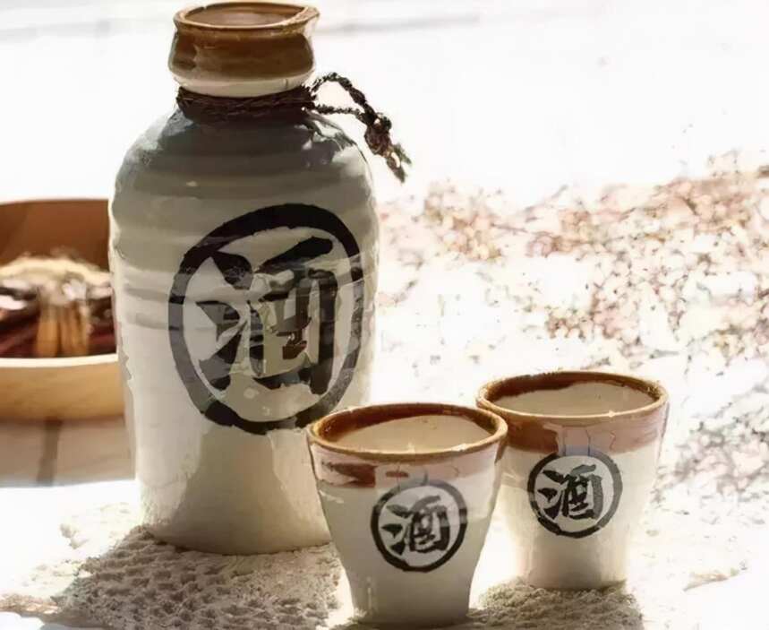 河北“酒王”老白干走高端？设100亿目标！酒友：高不成低不就