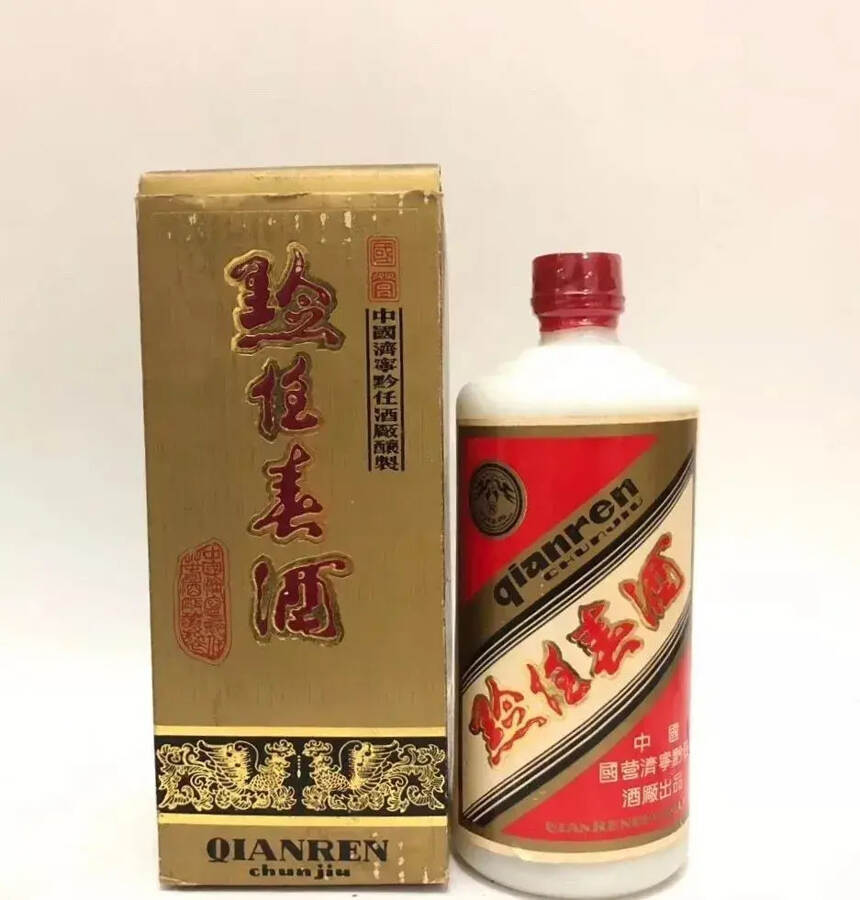 高粱酒看似简单，其实酿造过程复杂独特