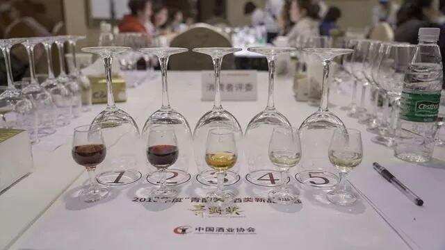 “青酌奖”专家品评阶段顺利进行，大奖25日等你拿