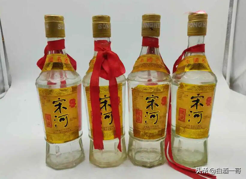 河南酒桌“怪象”，当地人不喝杜康，却偏爱这3款，你喝过没？