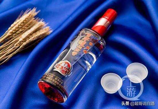 一吨新酒加一勺老酒就是“30年陈酿”？老员工：正常