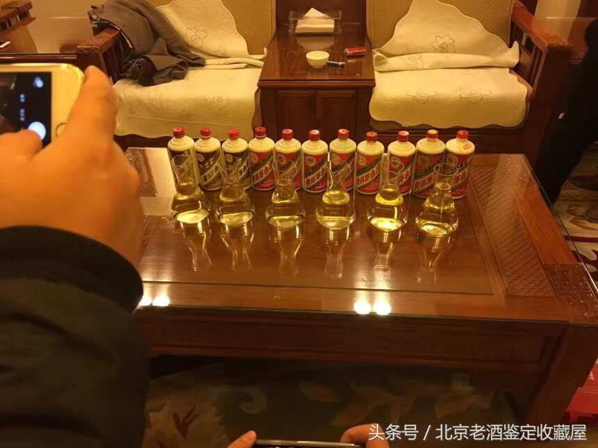 2017年新的开始，聚会开几瓶老酒先要醒一会