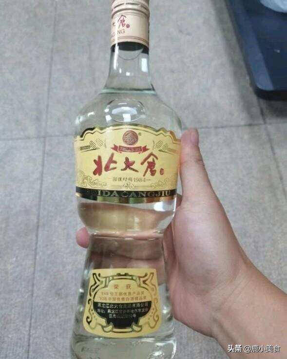 别只盯着茅台了，这九款“平价”酱香型白酒，老百姓喝得起的好酒