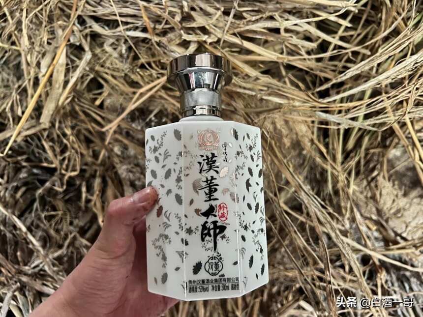 去内蒙不知道喝啥酒？蒙古喝酒走红网络，网友：不愧是套马的汉子