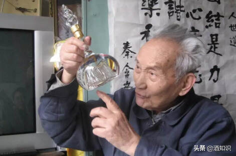 陈年酒、窖龄酒、年份酒是一样的老酒？你错了，听听行家怎么区分