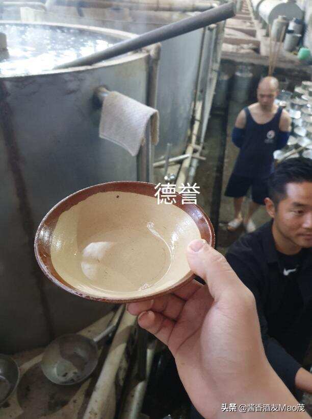 茅台镇上100多的散酒可以跟哪些知名品牌酒相比？