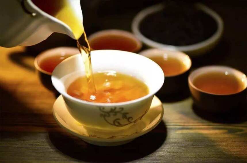 据说河南人不喝信阳毛尖，也不碰太白银毫，网友：那他们喝什么茶