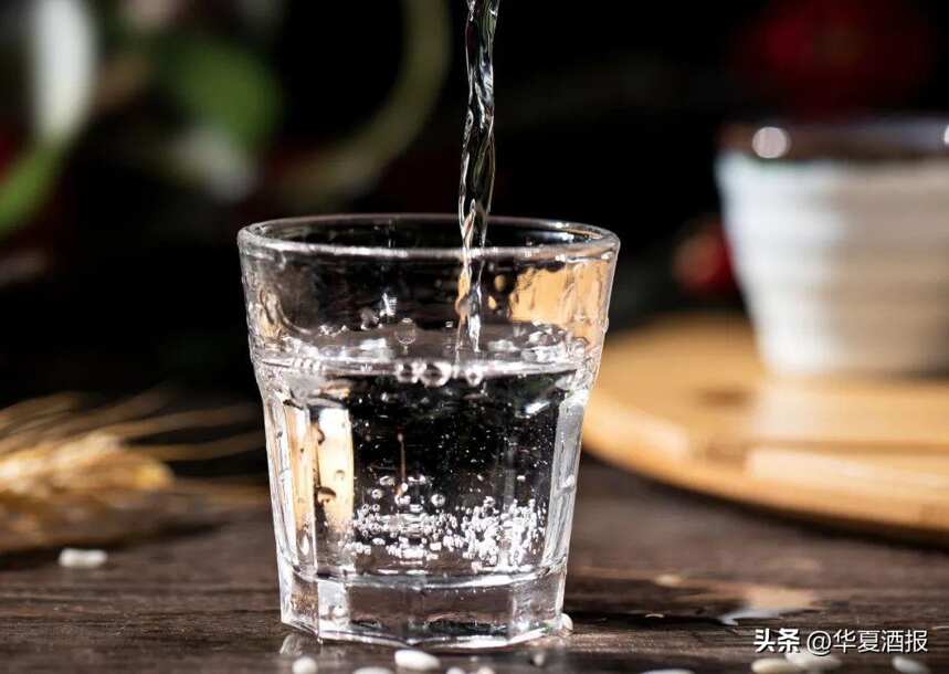 名酒渠道下沉压力下，解决好这两个矛盾或可突围